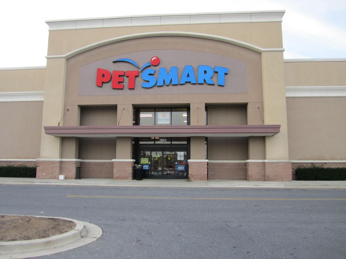 The Banfield Pet Hospital: Arundel Mills Building exterior