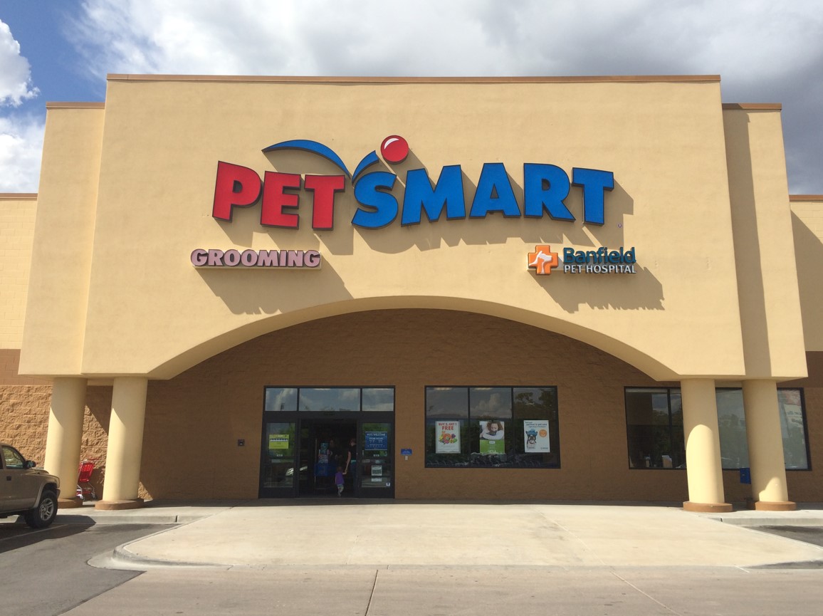 Grand Junction PetSmart entrance