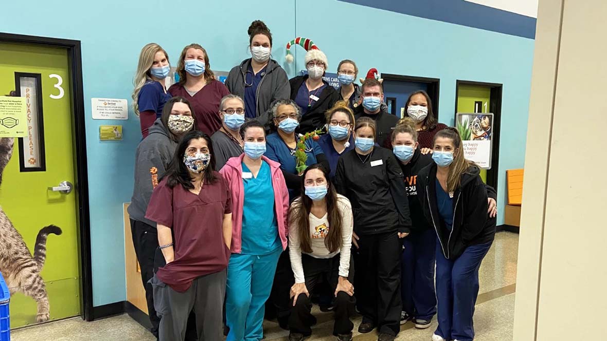 A group of Banfield Associates at the Banfield Pet Hospital