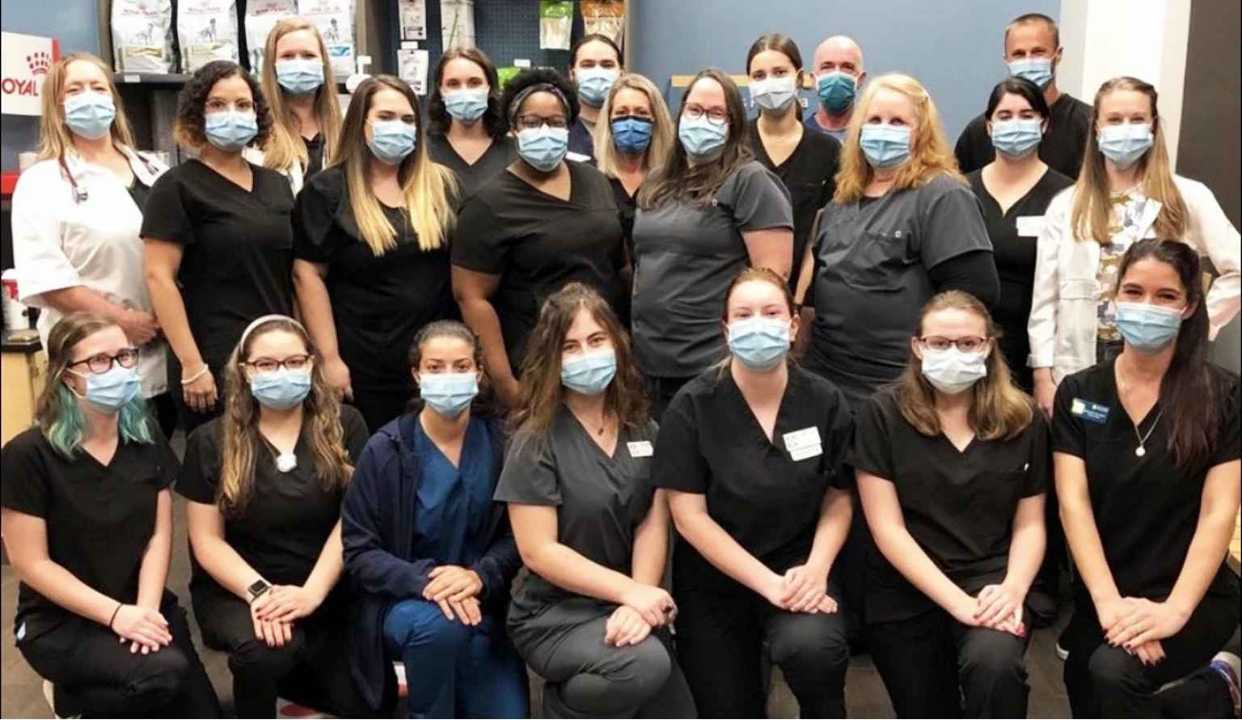 A group of Banfield Associates at the Banfield Pet Hospital