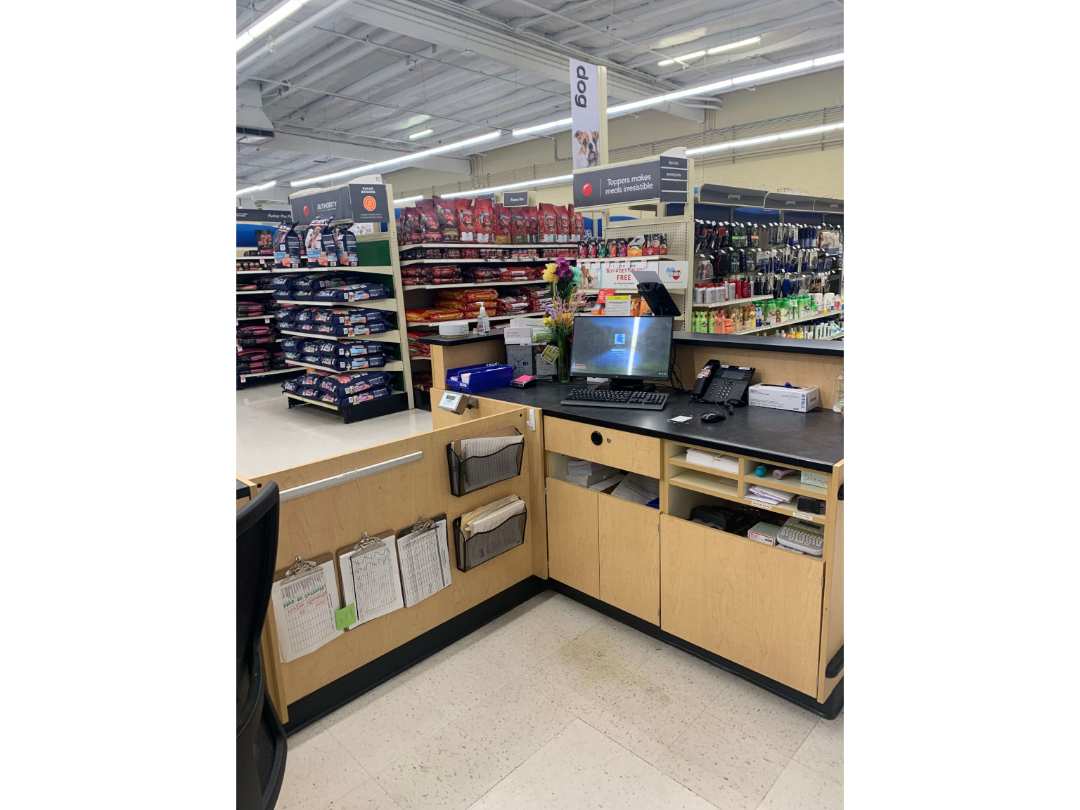 The interior of the Gresham PetSmart hospital